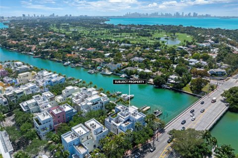Condominio en venta en Miami Beach, Florida, 4 dormitorios, 350.33 m2 № 1868583 - foto 10