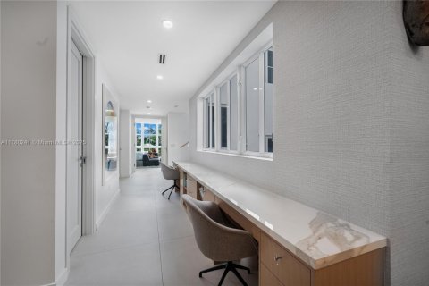 Condominio en venta en Miami Beach, Florida, 4 dormitorios, 350.33 m2 № 1868583 - foto 19