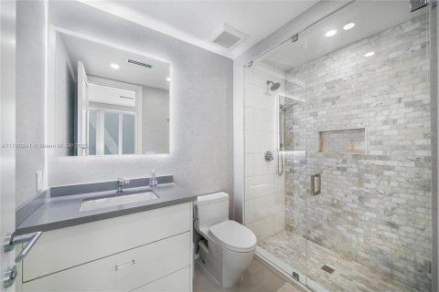 Condominio en venta en Miami Beach, Florida, 4 dormitorios, 350.33 m2 № 1868583 - foto 20