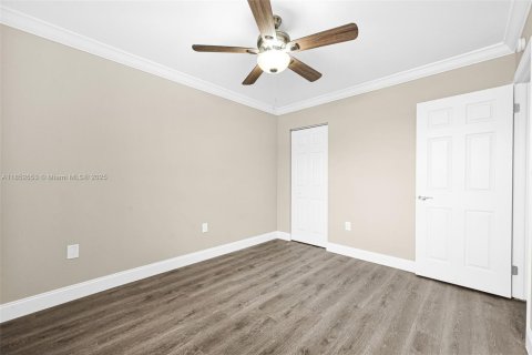Condo in Miami, Florida, 2 bedrooms  № 1890420 - photo 15