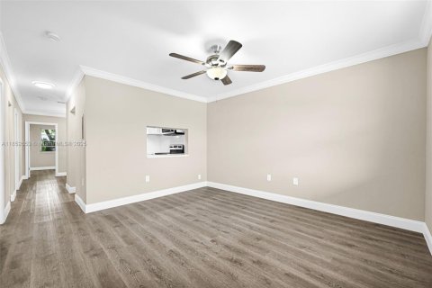 Condo in Miami, Florida, 2 bedrooms  № 1890420 - photo 7