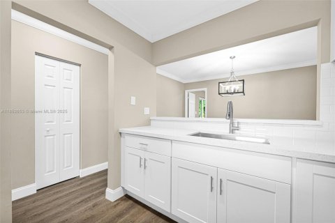 Condo in Miami, Florida, 2 bedrooms  № 1890420 - photo 24