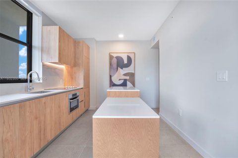 Condo in Miami, Florida, 2 bedrooms № 2260868 - photo 28