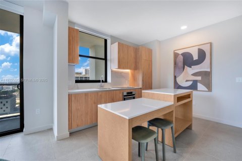 Condo in Miami, Florida, 2 bedrooms № 2260868 - photo 27