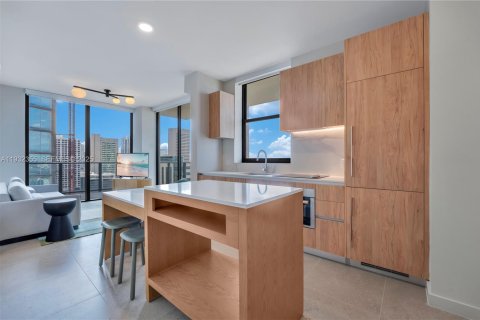 Condo in Miami, Florida, 2 bedrooms № 2260868 - photo 26