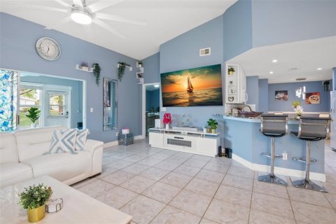 Condominio en alquiler en Sun City Center, Florida, 2 dormitorios, 144.56 m2 № 1902352 - foto 10