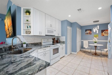 Condominio en alquiler en Sun City Center, Florida, 2 dormitorios, 144.56 m2 № 1902352 - foto 14