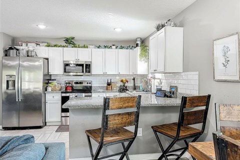 Villa ou maison à louer à Palmetto, Floride: 3 chambres, 127.83 m2 № 2148158 - photo 7