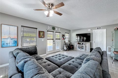Villa ou maison à louer à Palmetto, Floride: 3 chambres, 127.83 m2 № 2148158 - photo 4