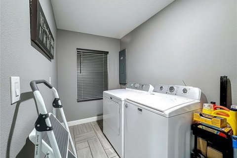 Villa ou maison à louer à Palmetto, Floride: 3 chambres, 127.83 m2 № 2148158 - photo 18