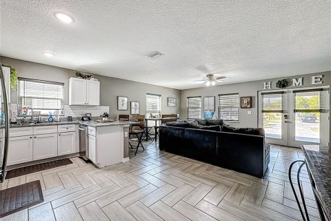 Villa ou maison à louer à Palmetto, Floride: 3 chambres, 127.83 m2 № 2148158 - photo 9