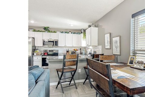 Villa ou maison à louer à Palmetto, Floride: 3 chambres, 127.83 m2 № 2148158 - photo 6