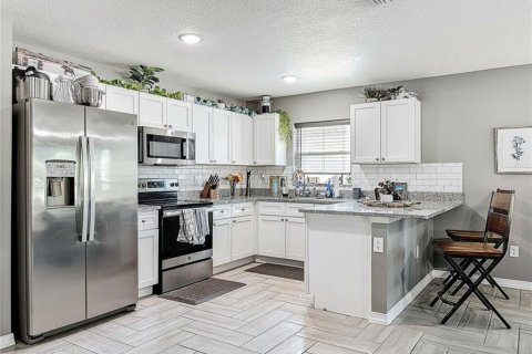 Villa ou maison à louer à Palmetto, Floride: 3 chambres, 127.83 m2 № 2148158 - photo 8