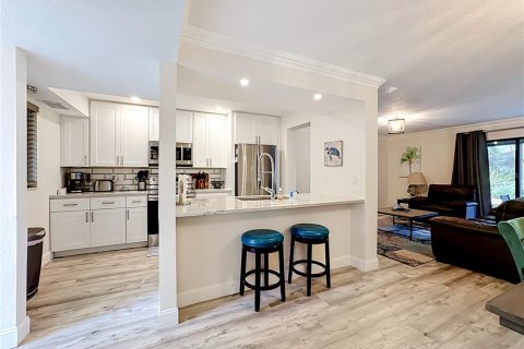 Condo in Sarasota, Florida, 2 bedrooms  № 2379191 - photo 19
