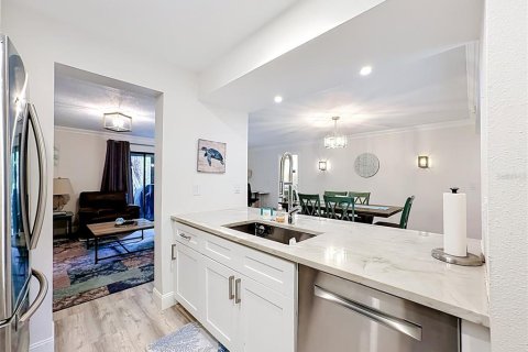 Condo in Sarasota, Florida, 2 bedrooms  № 2379191 - photo 12