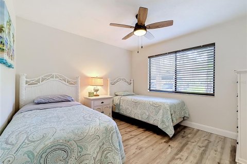Condo in Sarasota, Florida, 2 bedrooms  № 2379191 - photo 27