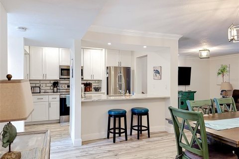 Condo in Sarasota, Florida, 2 bedrooms  № 2379191 - photo 18