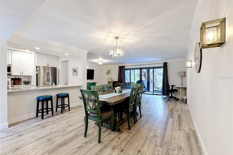 Condo in Sarasota, Florida, 2 bedrooms  № 2379191 - photo 16