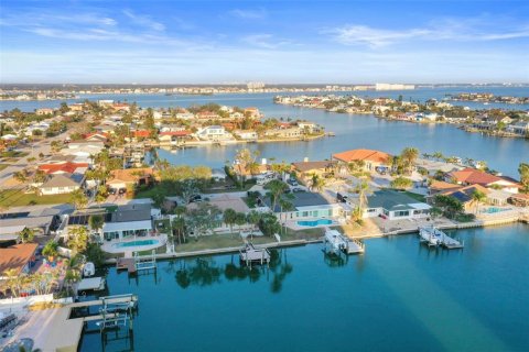 Condo in Saint Pete Beach, Florida, 2 bedrooms  № 1650390 - photo 21