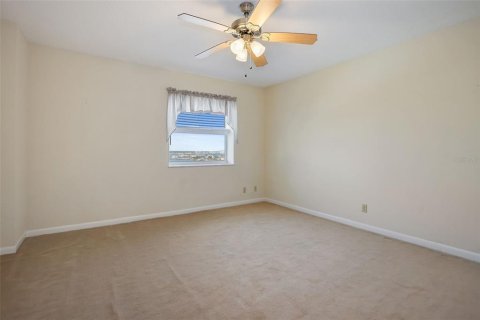 Condo in Saint Pete Beach, Florida, 2 bedrooms  № 1650390 - photo 15
