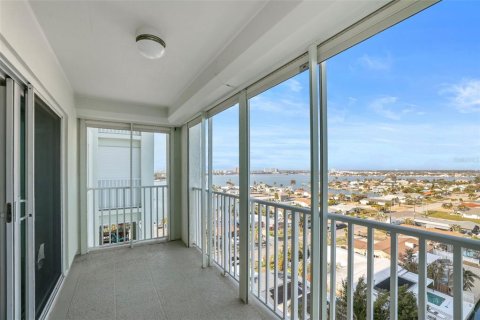 Condo in Saint Pete Beach, Florida, 2 bedrooms  № 1650390 - photo 19