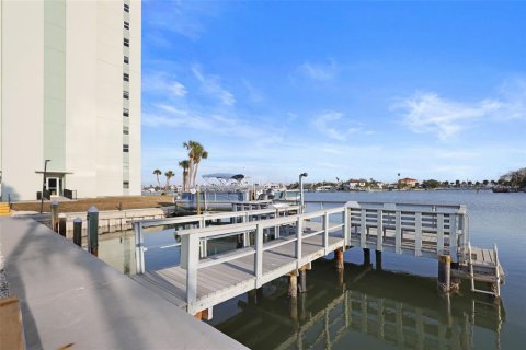 Condo in Saint Pete Beach, Florida, 2 bedrooms  № 1650390 - photo 27