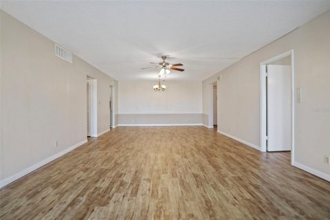 Condo in Saint Pete Beach, Florida, 2 bedrooms  № 1650390 - photo 6