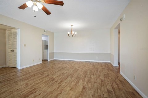 Condo in Saint Pete Beach, Florida, 2 bedrooms  № 1650390 - photo 5