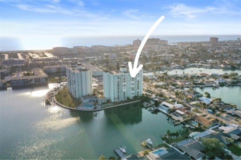 Condo in Saint Pete Beach, Florida, 2 bedrooms  № 1650390 - photo 2
