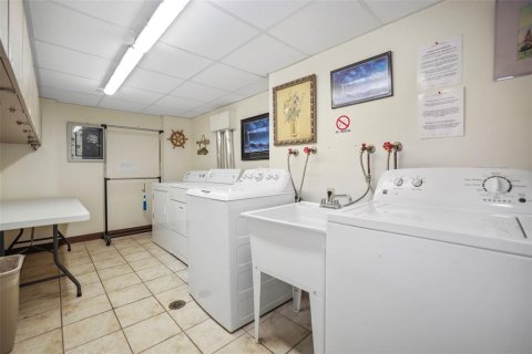 Condo in Saint Pete Beach, Florida, 2 bedrooms  № 1650390 - photo 22