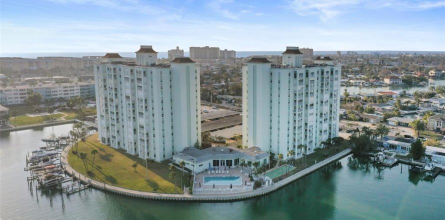 Condominio en Saint Pete Beach, Florida, 2 dormitorios № 1650390