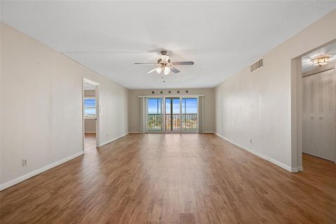 Condo in Saint Pete Beach, Florida, 2 bedrooms  № 1650390 - photo 4