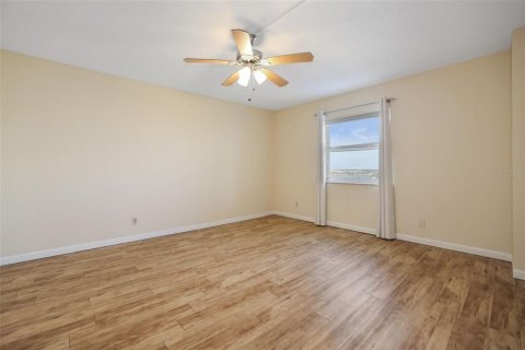 Condo in Saint Pete Beach, Florida, 2 bedrooms  № 1650390 - photo 8
