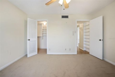Condo in Saint Pete Beach, Florida, 2 bedrooms  № 1650390 - photo 16