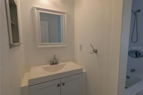 Condominio en venta en Temple Terrace, Florida, 3 dormitorios, 102.38 m2 № 1901585 - foto 15