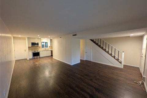 Condominio en venta en Temple Terrace, Florida, 3 dormitorios, 102.38 m2 № 1901585 - foto 10