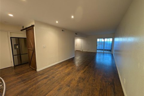 Condominio en venta en Temple Terrace, Florida, 3 dormitorios, 102.38 m2 № 1901585 - foto 9