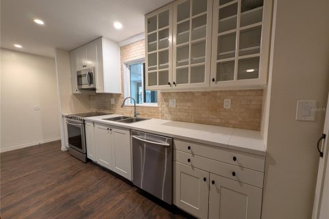 Condominio en venta en Temple Terrace, Florida, 3 dormitorios, 102.38 m2 № 1901585 - foto 4