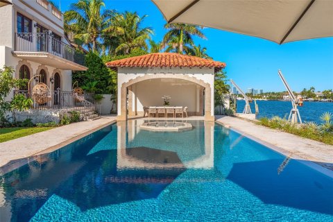 Villa ou maison à vendre à Miami Beach, Floride: 8 chambres, 1050.45 m2 № 2037629 - photo 13
