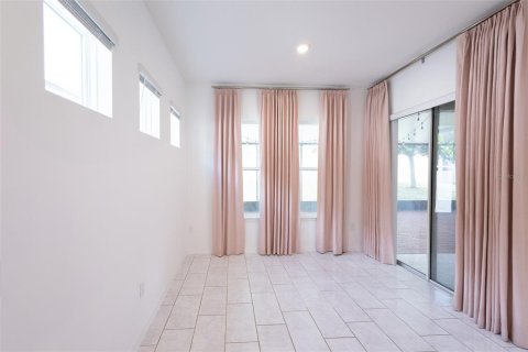 House in Winter Garden, Florida 4 bedrooms, 399.94 sq.m. № 2198551 - photo 26