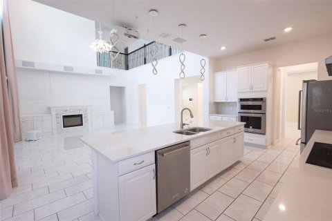 House in Winter Garden, Florida 4 bedrooms, 399.94 sq.m. № 2198551 - photo 22