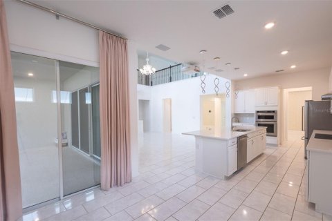 House in Winter Garden, Florida 4 bedrooms, 399.94 sq.m. № 2198551 - photo 25