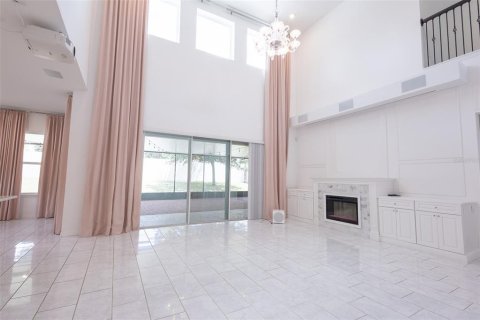 House in Winter Garden, Florida 4 bedrooms, 399.94 sq.m. № 2198551 - photo 19