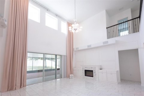House in Winter Garden, Florida 4 bedrooms, 399.94 sq.m. № 2198551 - photo 20
