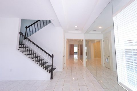 House in Winter Garden, Florida 4 bedrooms, 399.94 sq.m. № 2198551 - photo 11