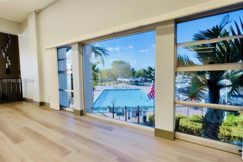 Condominio en venta en Hallandale Beach, Florida, 2 dormitorios, 94.76 m2 № 2031528 - foto 25