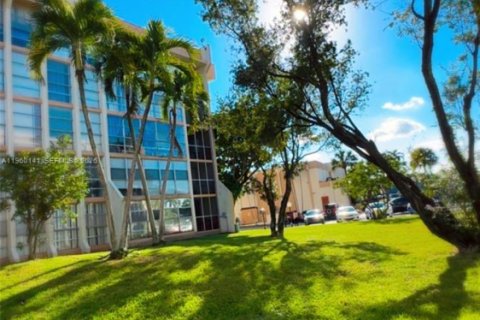 Condominio en venta en Hallandale Beach, Florida, 2 dormitorios, 94.76 m2 № 2031528 - foto 23