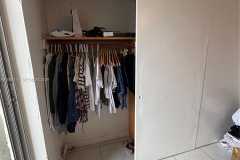 Condominio en venta en Hallandale Beach, Florida, 2 dormitorios, 94.76 m2 № 2031528 - foto 20