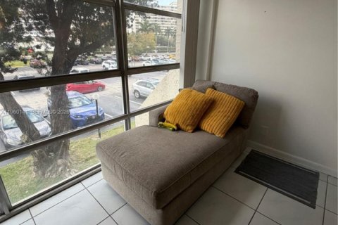 Condominio en venta en Hallandale Beach, Florida, 2 dormitorios, 94.76 m2 № 2031528 - foto 14