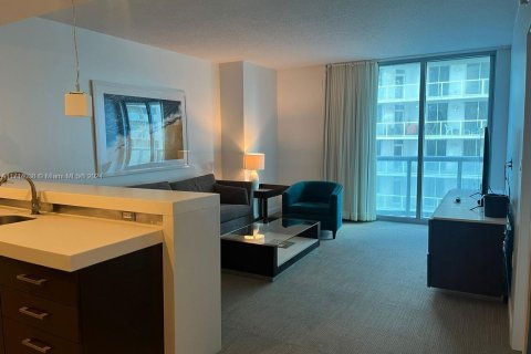 Condominio en venta en Sunny Isles Beach, Florida, 1 dormitorio, 62.43 m2 № 1861479 - foto 4
